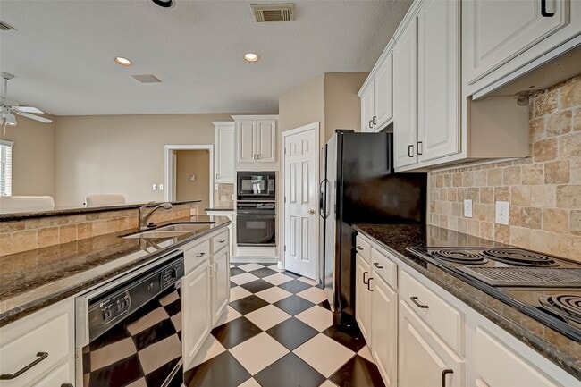 Building Photo - 14303 Reissen Ln