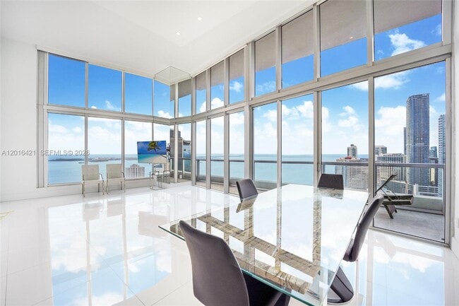 Building Photo - 495 Brickell Ave