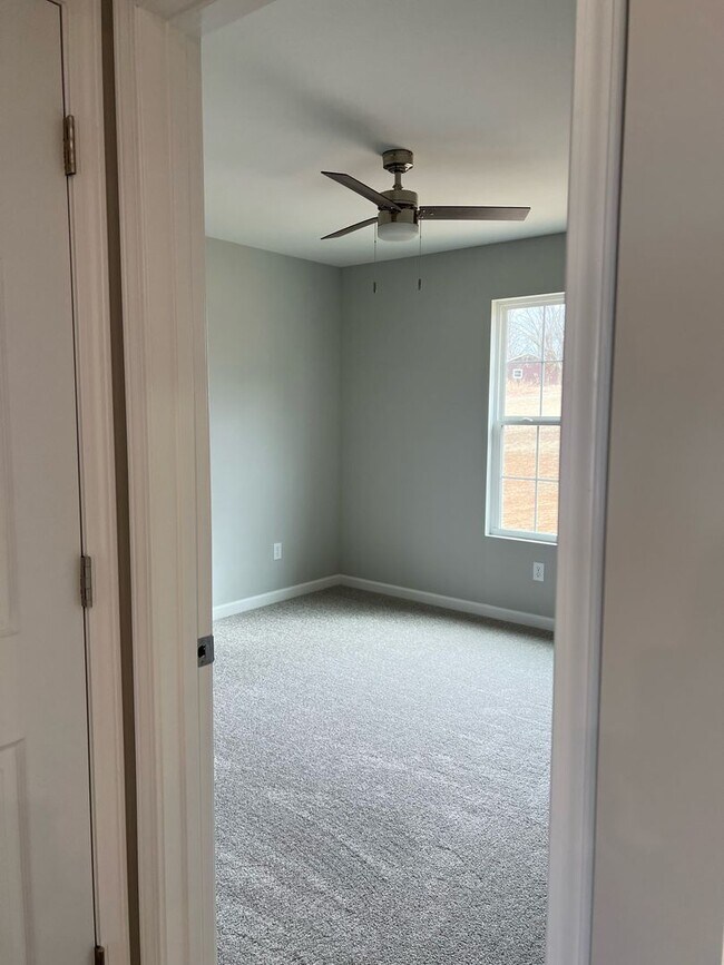 Building Photo - Spacious 3 bed 2 bath in Labadie, MO