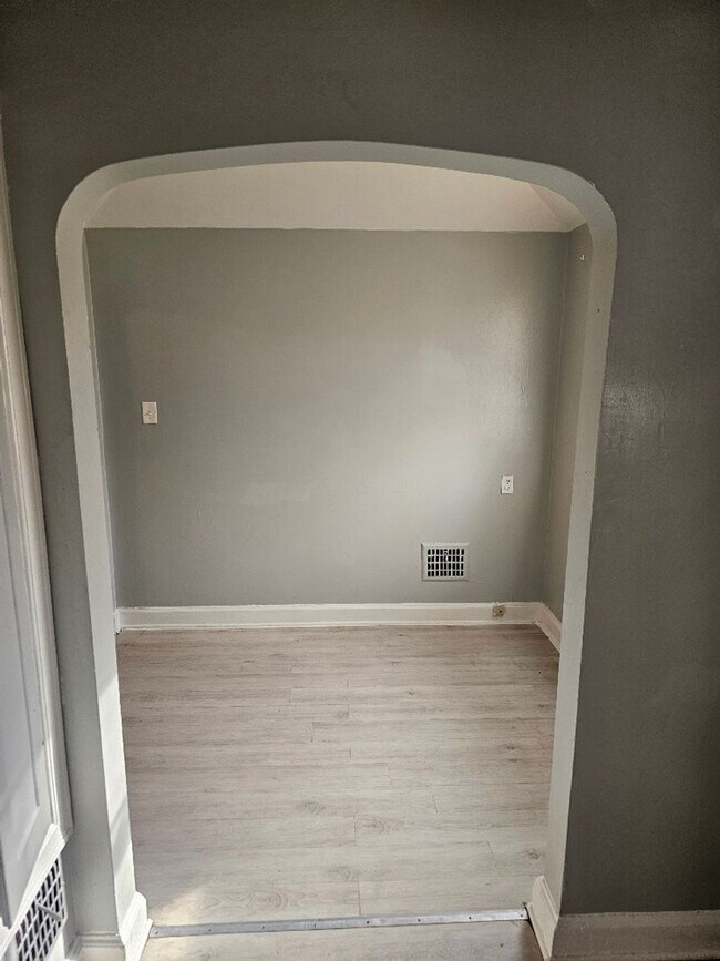 Building Photo - 16505 Stansbury-3 BED AND 1 BATH FOR RENT(w/ bonus room)