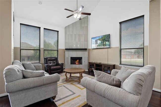 Building Photo - 400 Garner Park Dr