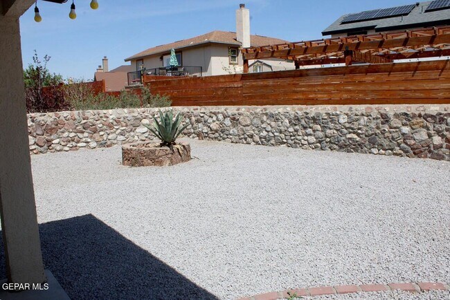 Building Photo - 1458 Senda Del Sol Ln