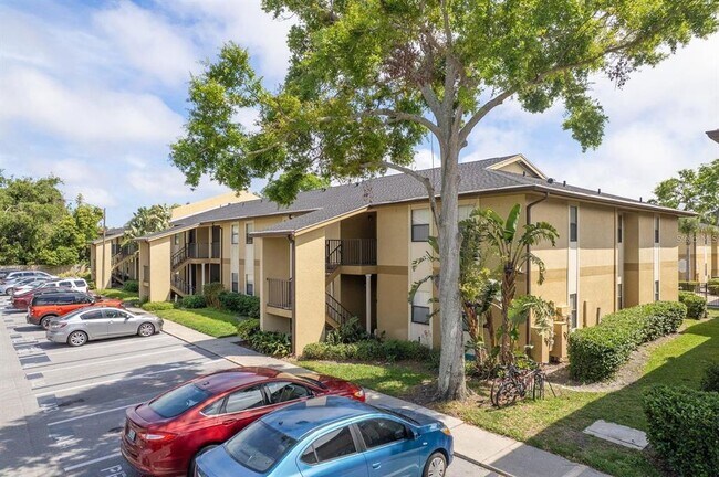 Building Photo - 12293 Sailwinds Dr