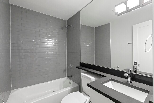 Building Photo - 530 W Aldine Ave