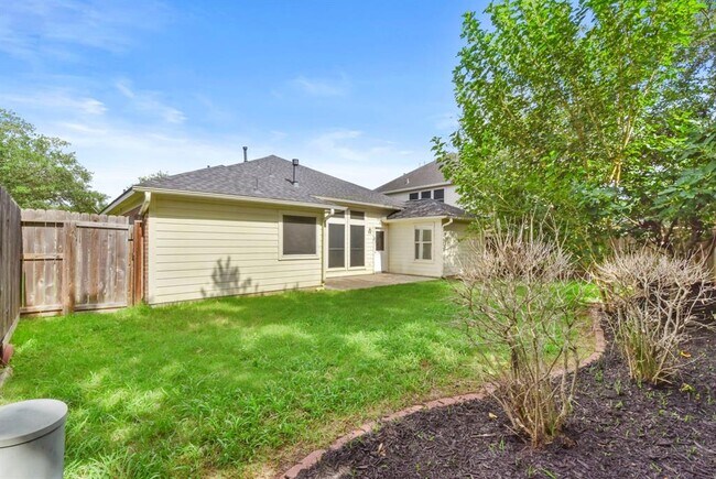Building Photo - 3619 Slocom Dr