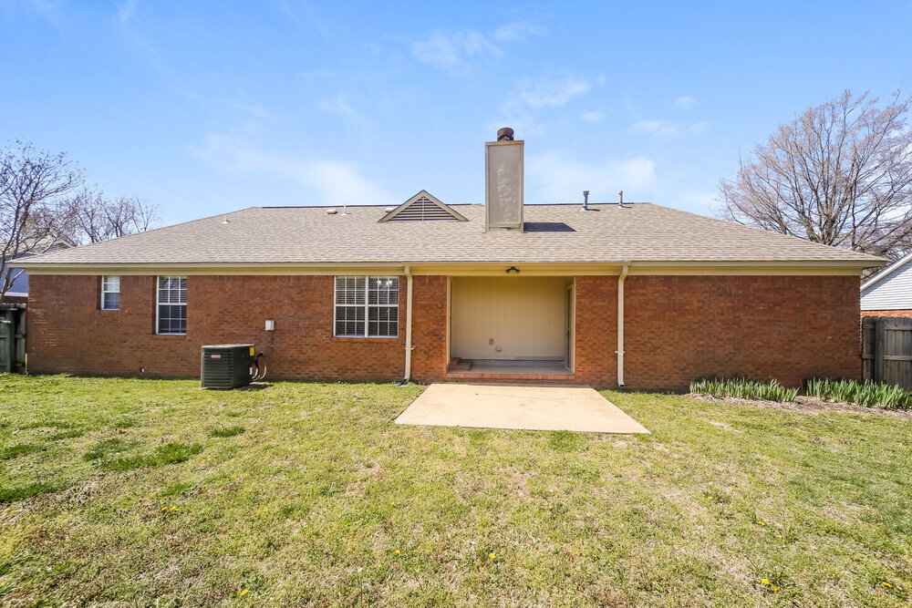 Building Photo - 5180 Plum Tree Dr