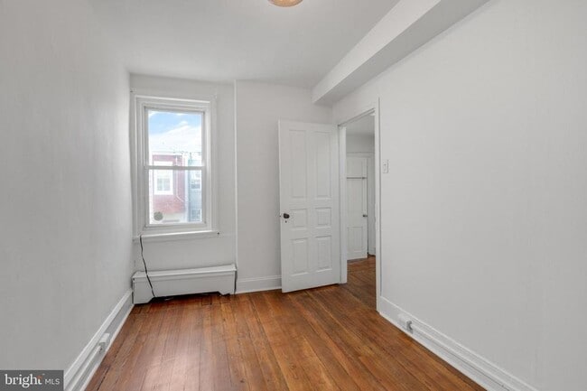 Building Photo - 821 N Bambrey St