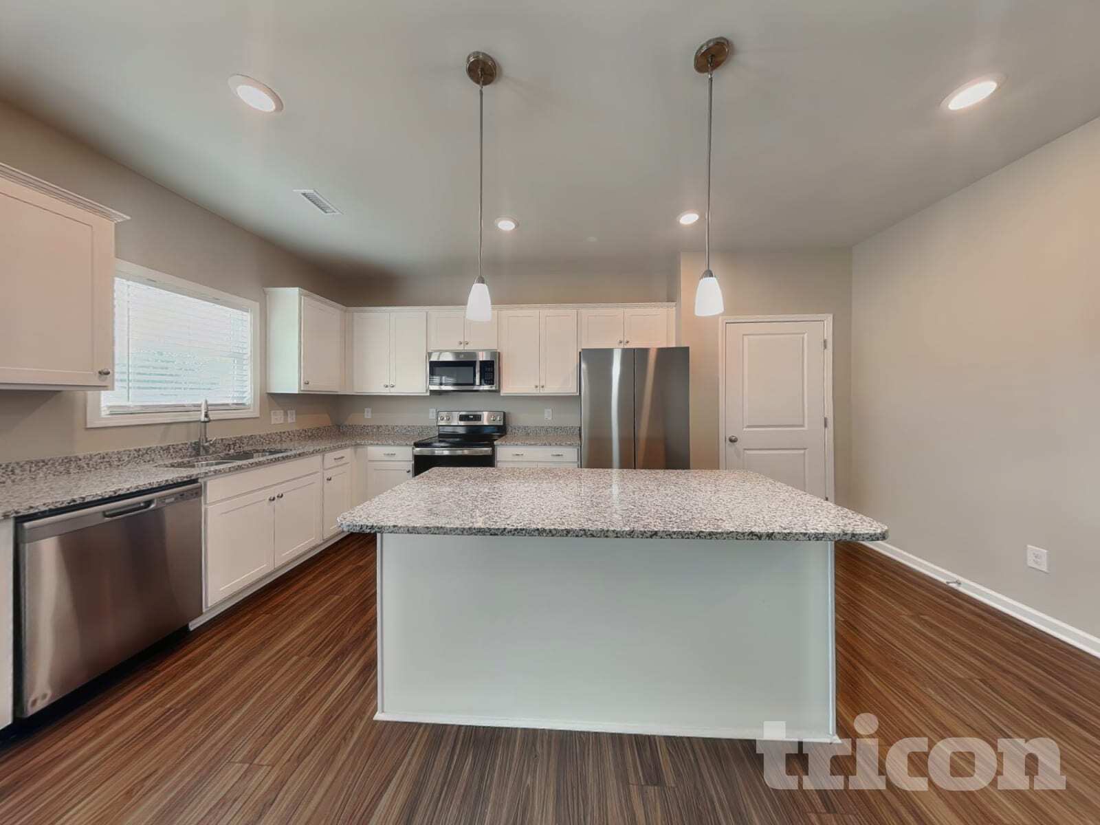 Building Photo - 265 Frst Mdw Ln