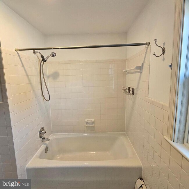 Building Photo - 5940 6th St