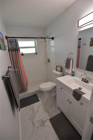 Building Photo - 2572 Emory Dr W