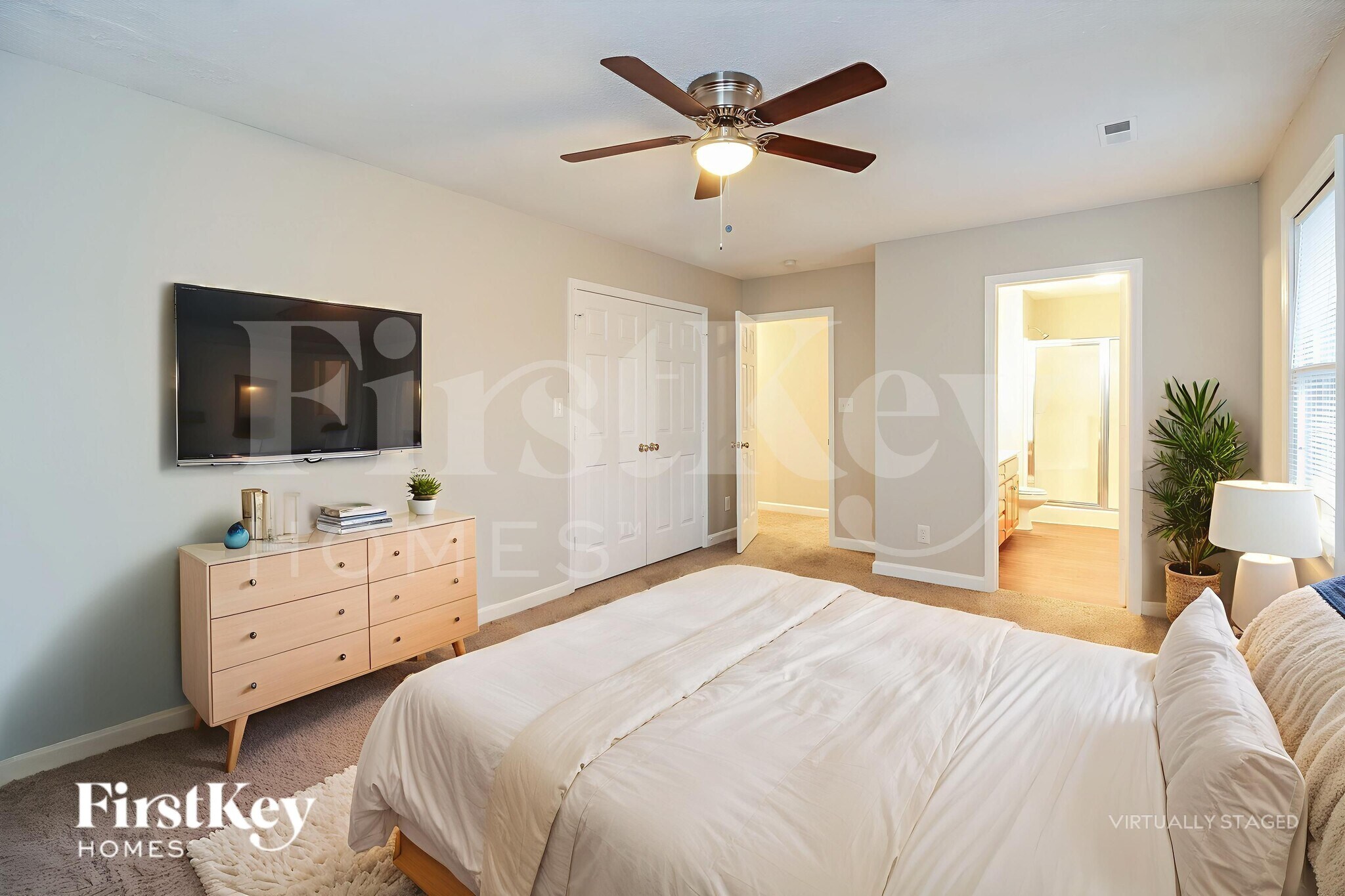 Building Photo - 4004 Deerfield St