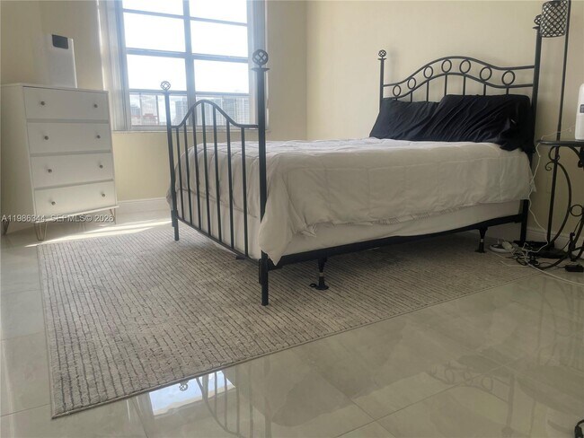 Building Photo - 1985 S Ocean Dr