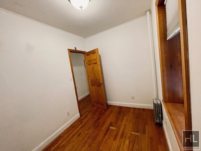 Building Photo - EAST 7 STREET