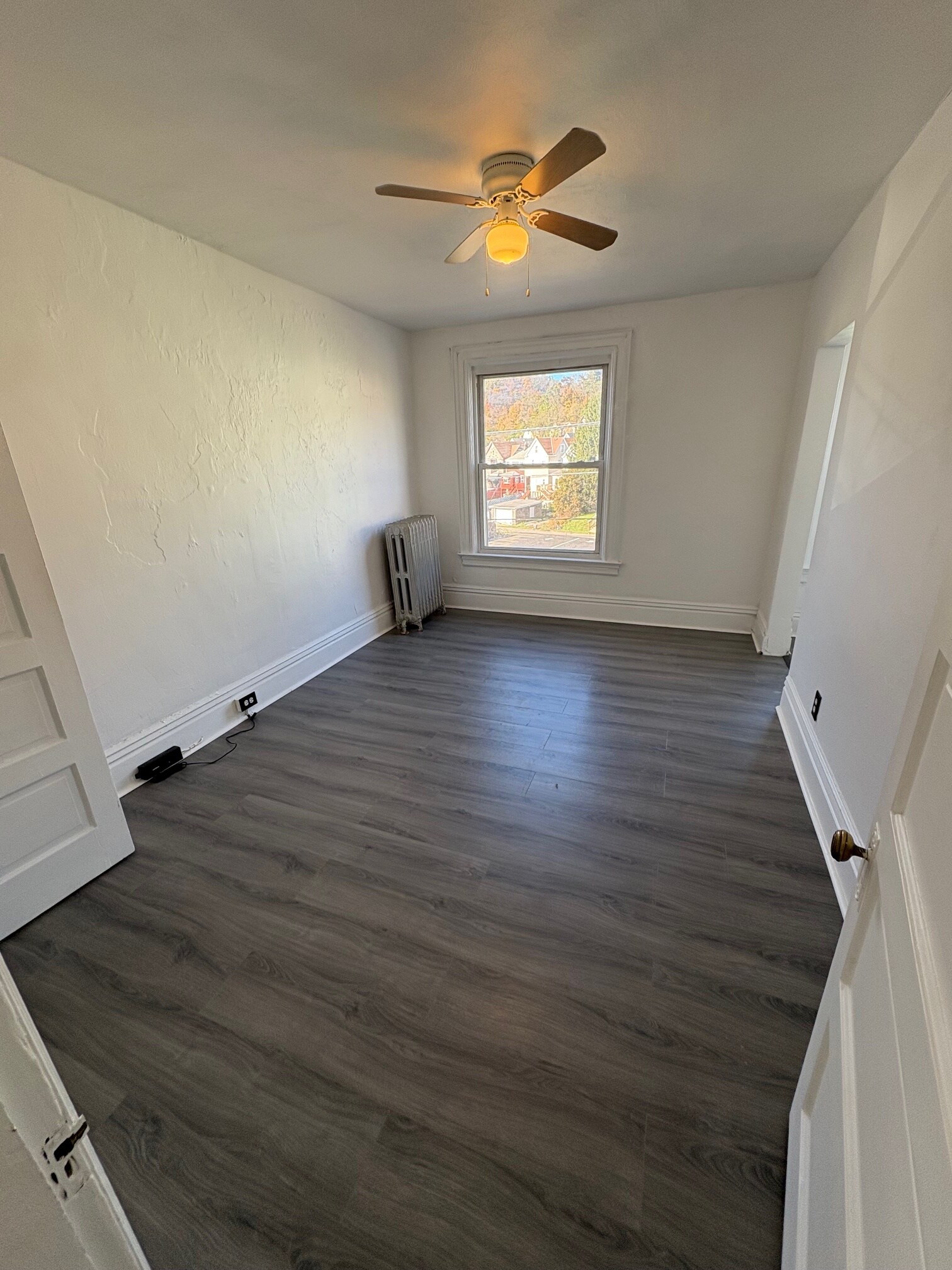 Building Photo - 543 3rd St