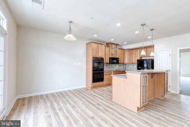 Building Photo - 365 Chessington Dr