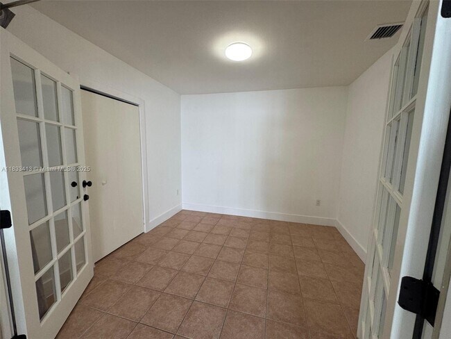 Building Photo - 2255 SW 26th St