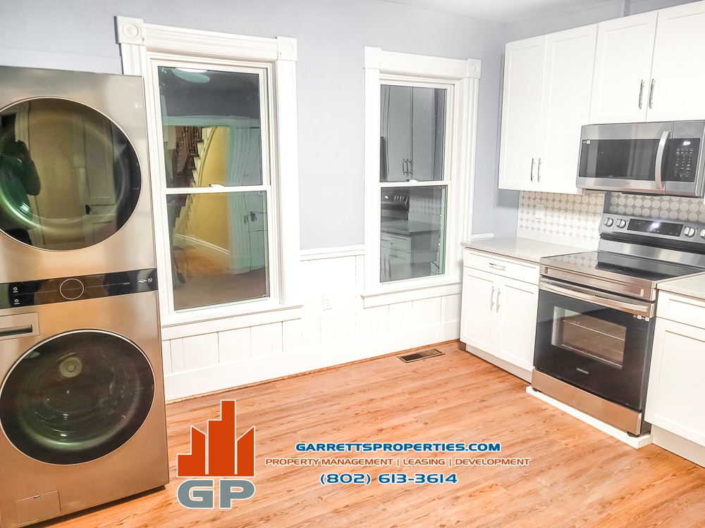 Building Photo - 36 Maple Ave