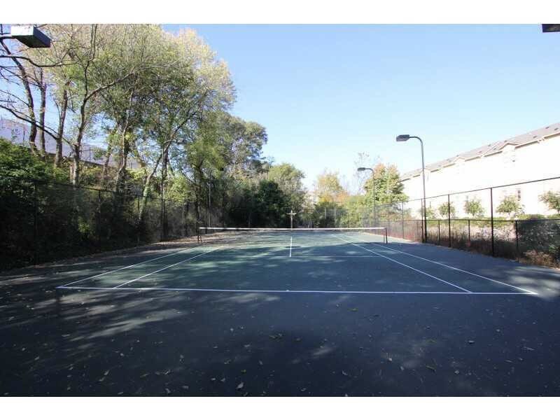 Community tennis court - 215 Semel Dr