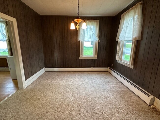 Building Photo - 3 Bedroom 1 Bathroom Myerstown Single Home