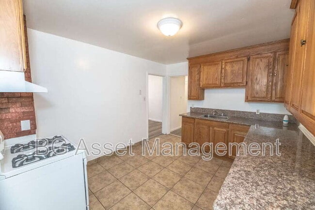 Building Photo - 1428 Monterey St
