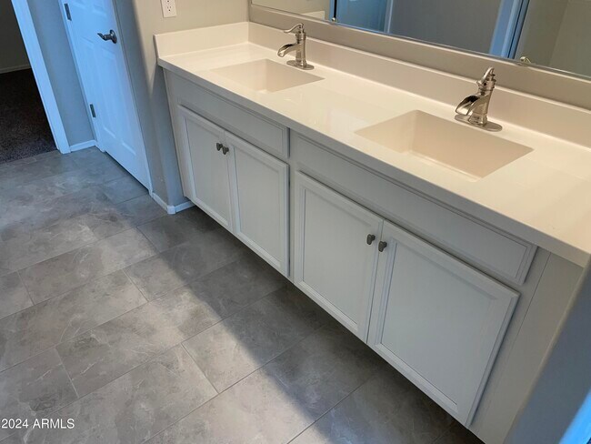 Building Photo - 16607 W Mescal St