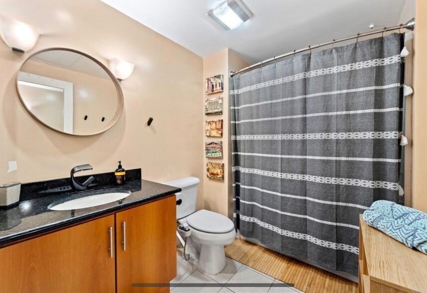 Building Photo - 1225 Island Ave