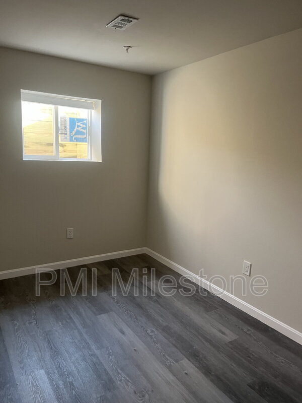 Building Photo - 9734 Dumbarton Dr