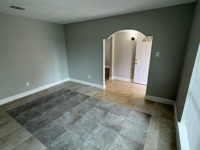 Building Photo - 12127 Rhinebeck Dr