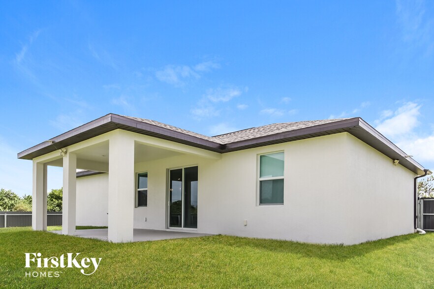 Building Photo - 1511 Terry Ave S