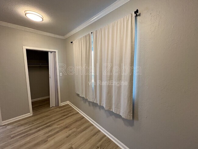 Building Photo - 343 Arlen Dr