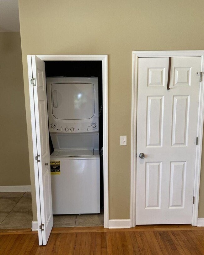 Building Photo - 1501 Shannon Ave