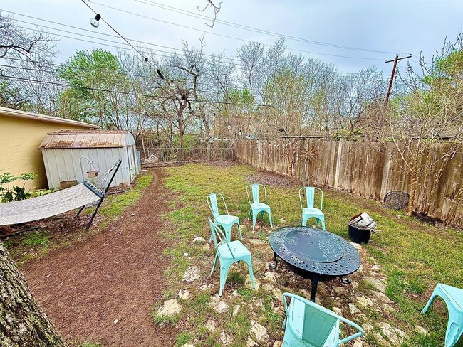 Building Photo - 5712 Chesterfield Ave