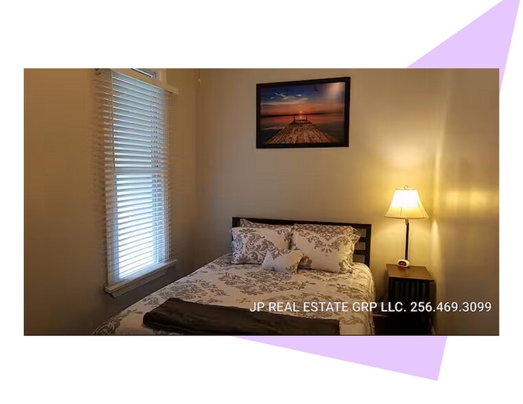 Building Photo - 713 4th Ave SE