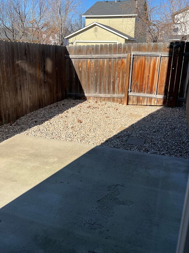 Building Photo - Coming soon! 4 bed 2.5 bath home in Meridian