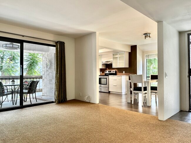 Building Photo - 5125 E Waverly Dr