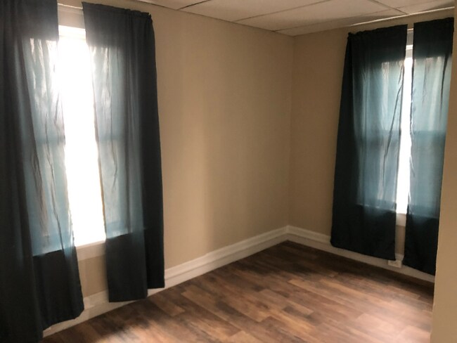 Building Photo - 2017 13th Ave