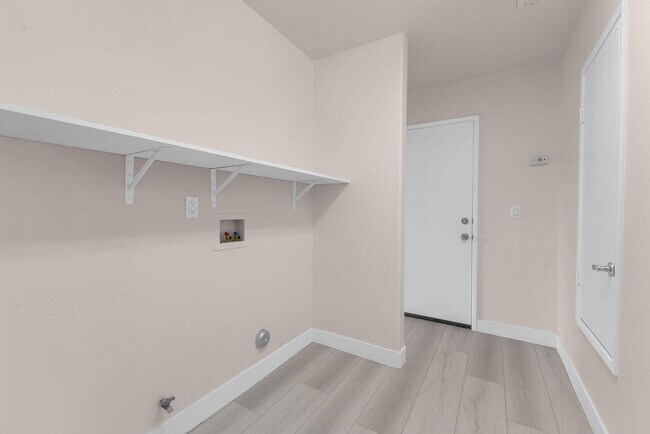 Building Photo - 83950 Avenida Serena