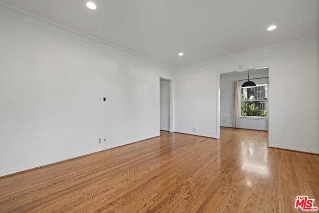Building Photo - 8948 Burton Way