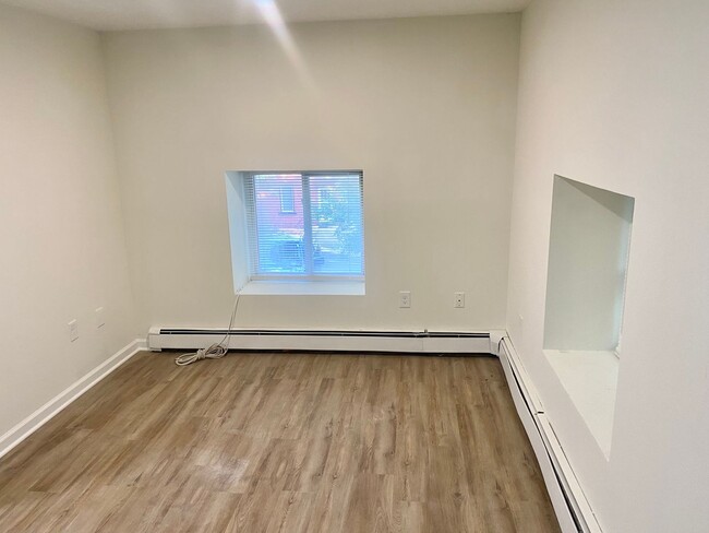 Building Photo - South Bethlehem 2 Bedroom-1 Bath 800 sq. f...