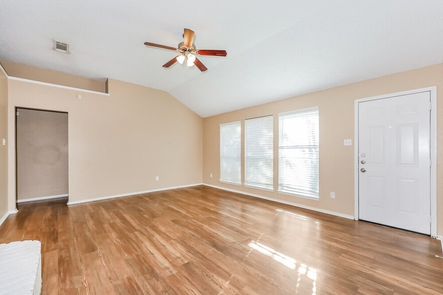 Building Photo - 309 Willowstone Trail