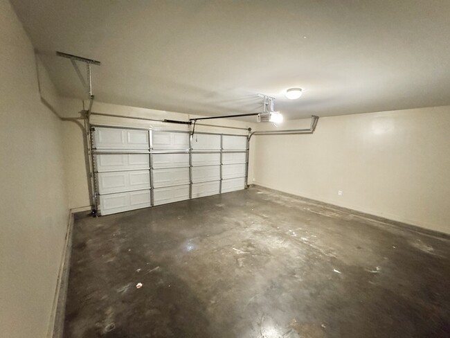Building Photo - 5626 Tulip Tree Dr