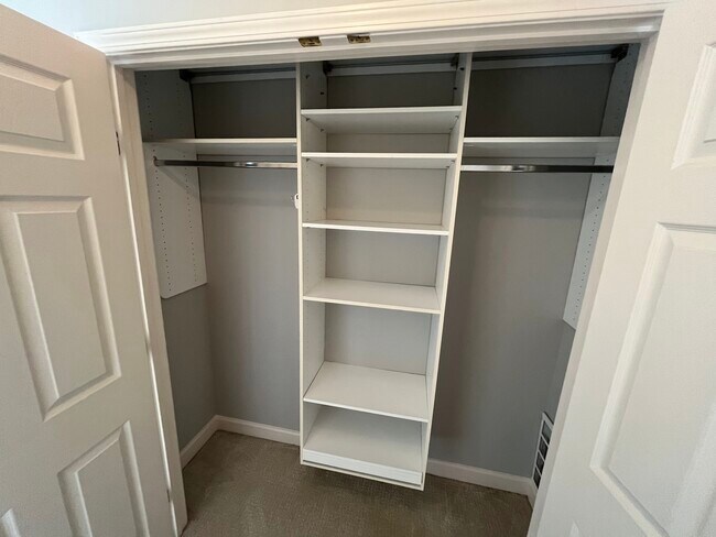Master His Full Closet - 1475 Groveland Ave NW