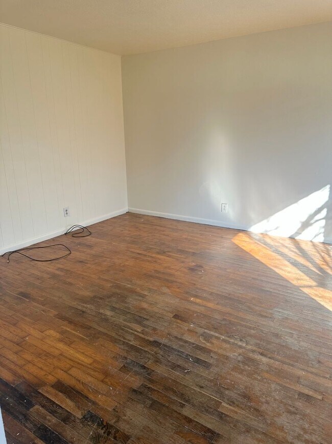 Building Photo - S0048-MF2-E1