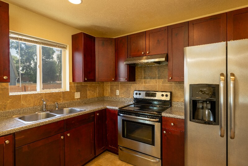 Building Photo - 496 E 3400 S