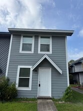 Building Photo - 1325 Greendale Ave