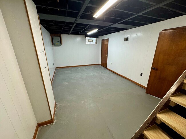 Building Photo - Charming 2-Bed 1-Bath Home in Avalon!
