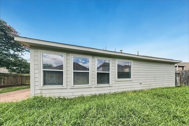 Building Photo - 2423 Lofty Falls Ct