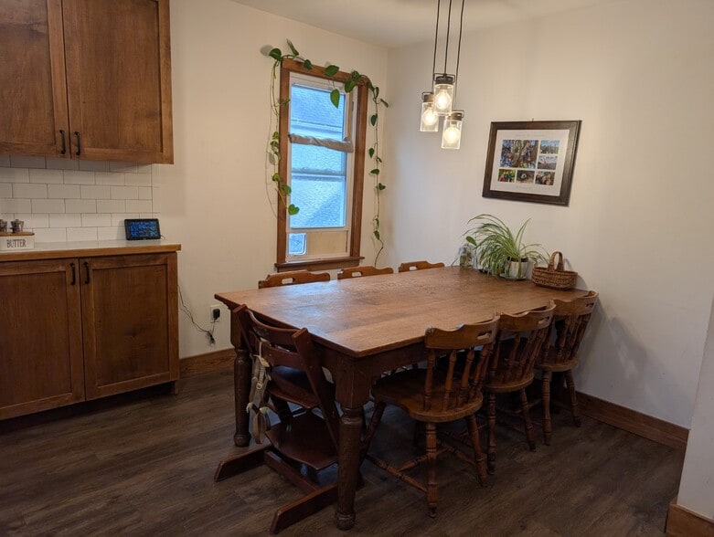 Dinning - 312 Wood St