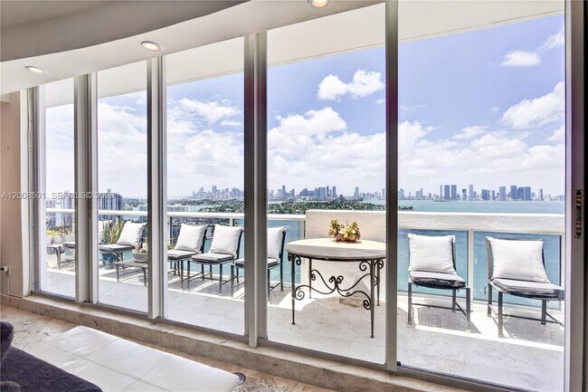 Building Photo - 1900 Sunset Harbour Dr