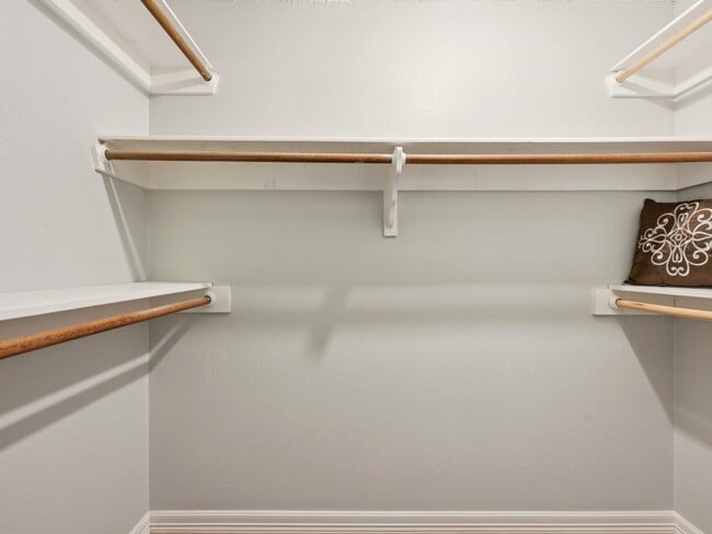 Building Photo - 64 Hideaway Dr